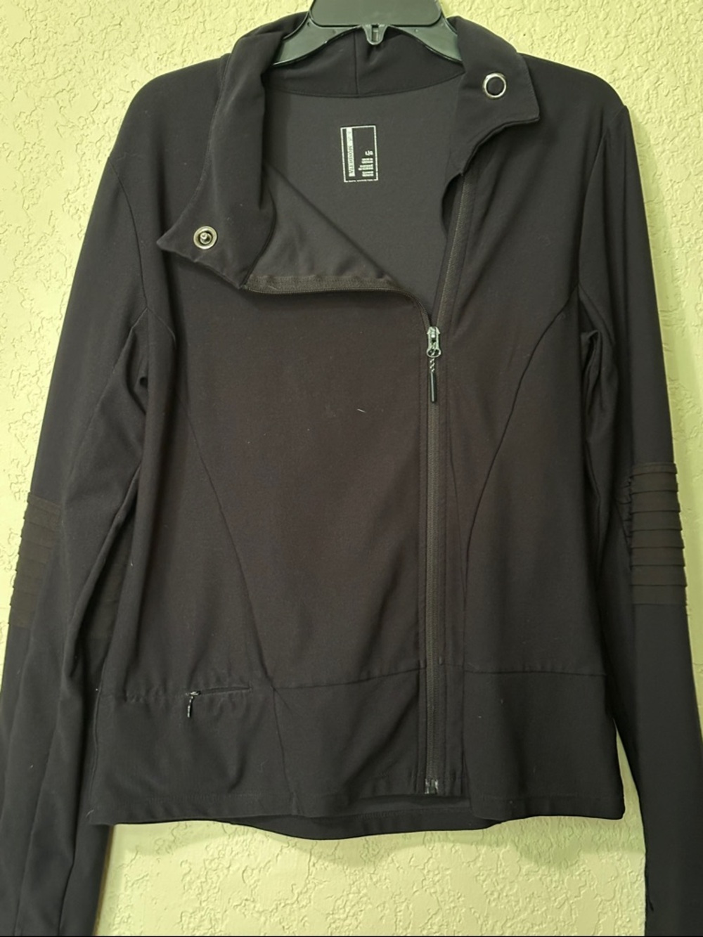 Mondetta Black Women’s Zip-Front Jacket - Classic Active Layer L